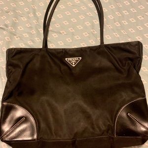 Re-posh: Authentic Prada handbag